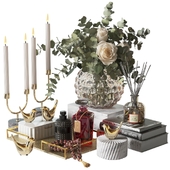 Decorative set with a bouquet in a bubble vase and birds