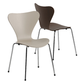 Series 7 Chair by Fritz Hansen